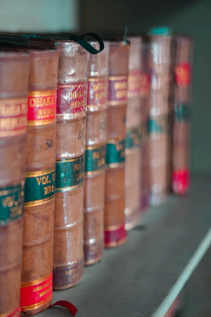 Pravna literatura na polici